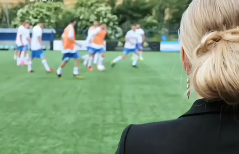 法国足球队的女老板们《Footballers'Moms》超高清完整版免费在线观看